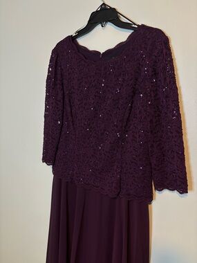 Alex Evenings Vintage Elegant Plum Lace Sequin Evening Dress Mother of Groom